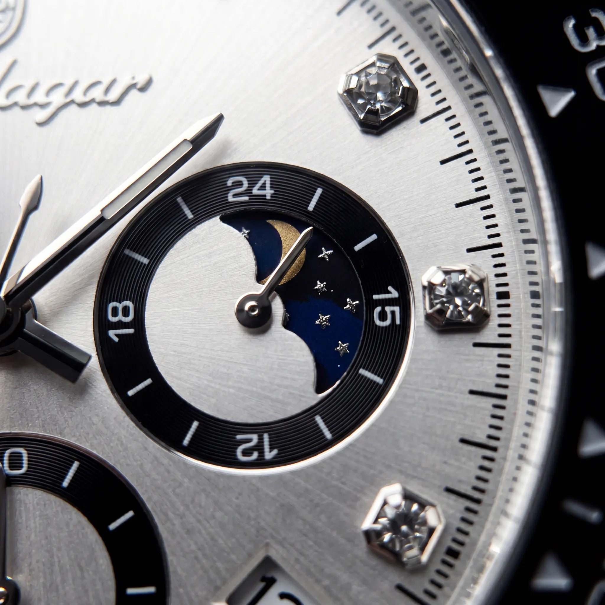 Poedagar Design Lunaison